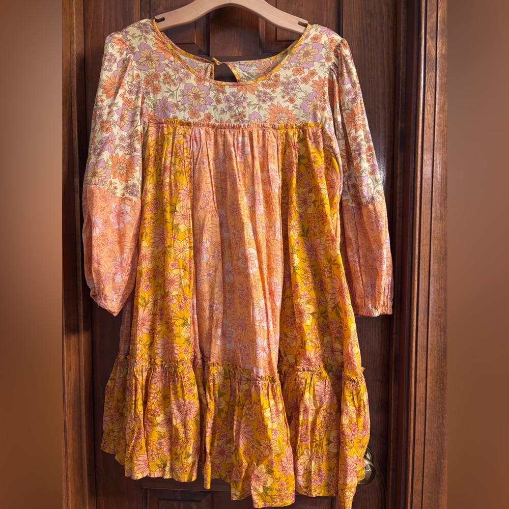 American Eagle Outfitters lightweight boho floral keyhole back with tie dress.